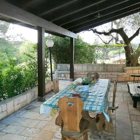 Lamia Zizzi Ostuni