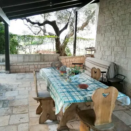 Lamia Zizzi Ostuni